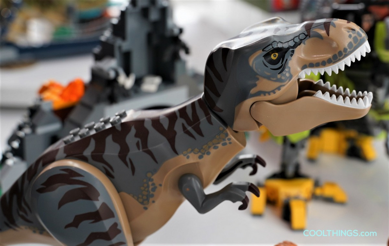 Unbox Lighting Hidden Treasure: Lego T. rex VS Dino-Mech Battle 75938