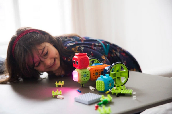 Why Do Kids love to Play with Lego Light Sets?