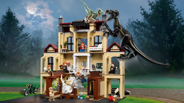 Play Out An Epic Dinosaur Battle In Lego Jurassic World Indoraptor Rampage At Lockwood Estate 75930