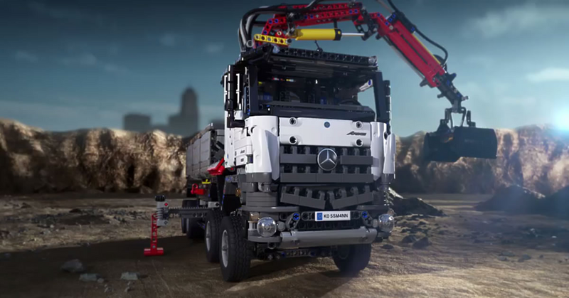 Get Thrilled With This Gigantic Lighting Lego Mercedes-Benz 3245 – Lightailing