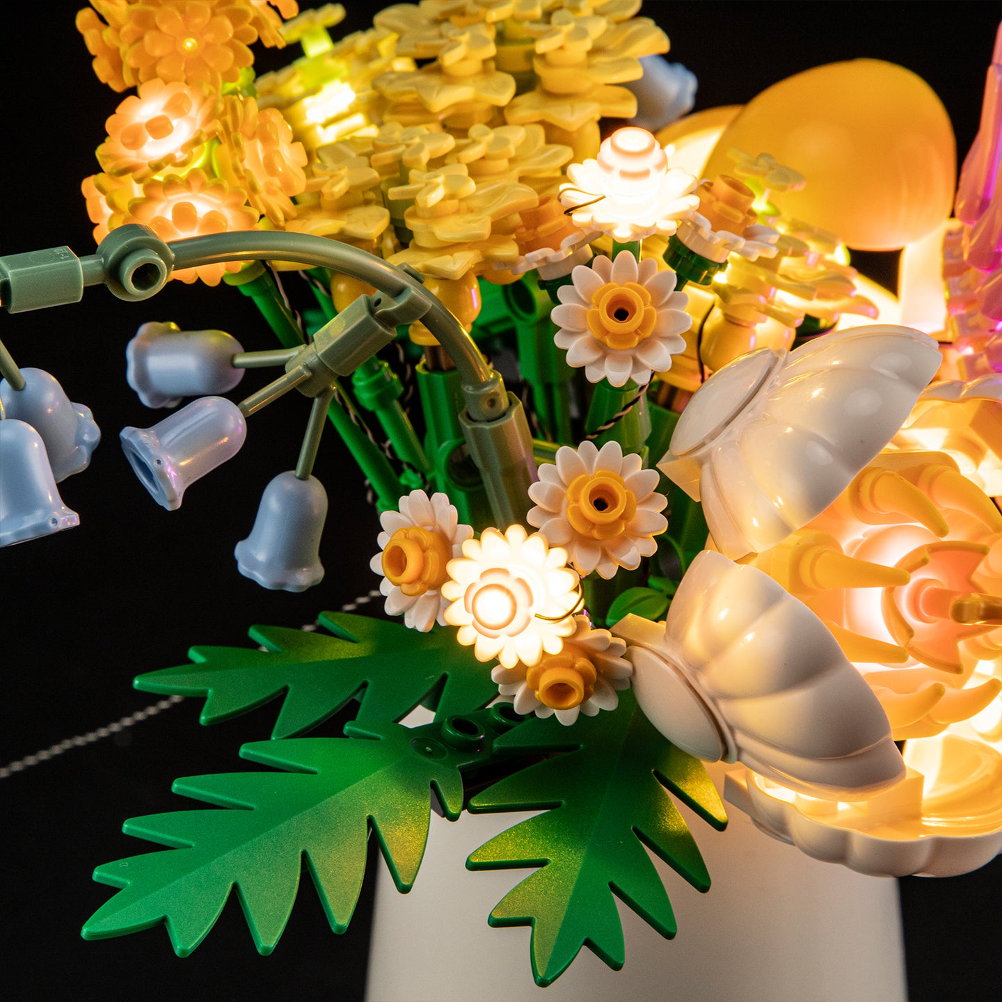 BriksMax 2.0 Light Kit For Petite Sunny Bouquet #10347-11